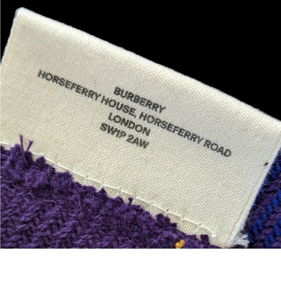 Large NWOT Burberry Shopping Tote 23" x 20" - Picture 4 of 5